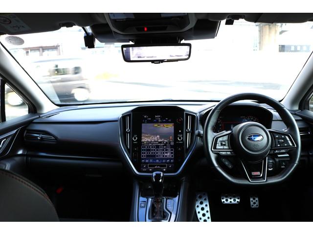 レヴォーグ ＳＴＩスポーツＲ　ＥＸブラックインテリアセレクション　禁煙車　純正ナビ　フルセグ　ハーマンカードンサウンド　アイサイトセイフティプラス　パノラミックビューモニター　スマートリアビューミラー　クルコン　ハーフレザー　シートヒーター　パドルシフト　ＢＳＭ（10枚目）