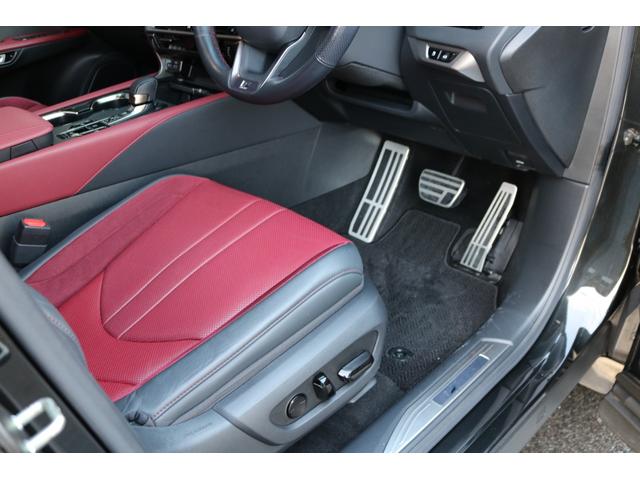 ＲＸ ＲＸ５００ｈ　Ｆスポーツパフォーマンス　禁煙車　純正ナビ　フルセグ　パノラマルーフ　レクサスチームメイト　オレンジキャリパー　パノラマビュー　デジミラ　赤革シート　輻射ヒーター　三眼ＬＥＤヘッド　ルーフレール　ＢＳＭ　カラーＨＵＤ（15枚目）