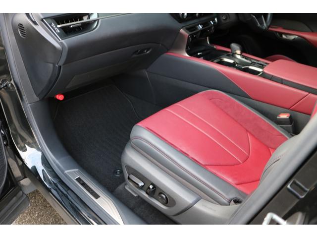 ＲＸ ＲＸ５００ｈ　Ｆスポーツパフォーマンス　禁煙車　純正ナビ　フルセグ　パノラマルーフ　レクサスチームメイト　オレンジキャリパー　パノラマビュー　デジミラ　赤革シート　輻射ヒーター　三眼ＬＥＤヘッド　ルーフレール　ＢＳＭ　カラーＨＵＤ（17枚目）