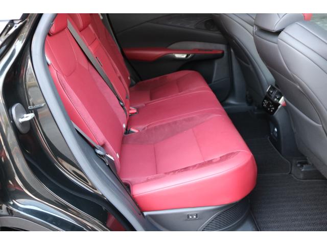 ＲＸ ＲＸ５００ｈ　Ｆスポーツパフォーマンス　禁煙車　純正ナビ　フルセグ　パノラマルーフ　レクサスチームメイト　オレンジキャリパー　パノラマビュー　デジミラ　赤革シート　輻射ヒーター　三眼ＬＥＤヘッド　ルーフレール　ＢＳＭ　カラーＨＵＤ（18枚目）