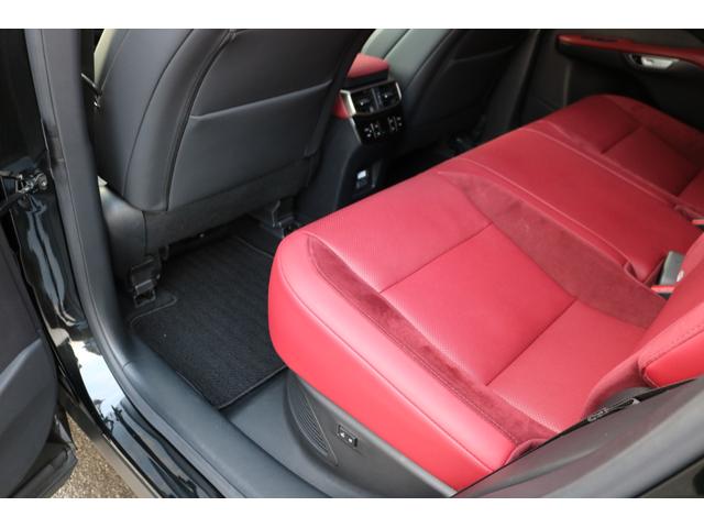 ＲＸ ＲＸ５００ｈ　Ｆスポーツパフォーマンス　禁煙車　純正ナビ　フルセグ　パノラマルーフ　レクサスチームメイト　オレンジキャリパー　パノラマビュー　デジミラ　赤革シート　輻射ヒーター　三眼ＬＥＤヘッド　ルーフレール　ＢＳＭ　カラーＨＵＤ（21枚目）