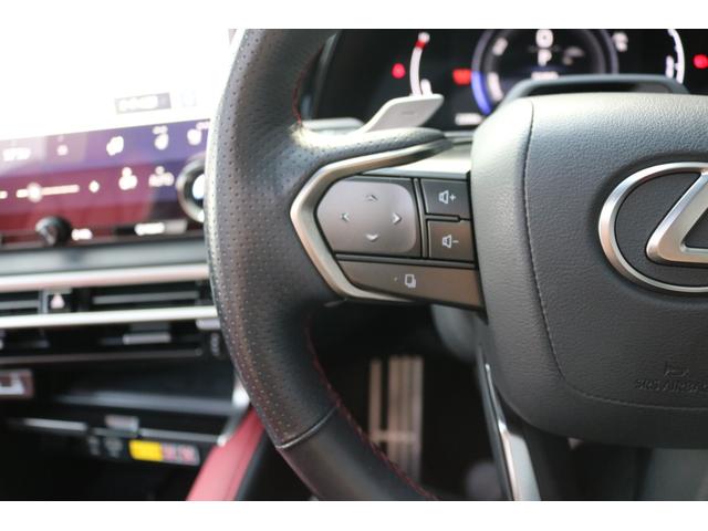 ＲＸ ＲＸ５００ｈ　Ｆスポーツパフォーマンス　禁煙車　純正ナビ　フルセグ　パノラマルーフ　レクサスチームメイト　オレンジキャリパー　パノラマビュー　デジミラ　赤革シート　輻射ヒーター　三眼ＬＥＤヘッド　ルーフレール　ＢＳＭ　カラーＨＵＤ（33枚目）