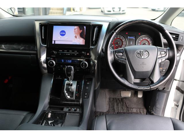 アルファード ２．５Ｓ　Ｃパッケージ　ワンオーナー　禁煙車　ツインムーンルーフ　純正ＤＡ　バックモニター　純正フリップダウンモニター　黒革エアシート　シートヒーター　ＥＴＣ　メモリ付パワーシート　クルコン　レーンキープ　三眼ＬＥＤ（13枚目）