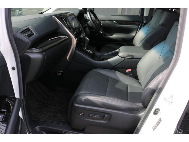アルファード ２．５Ｓ　Ｃパッケージ　ワンオーナー　禁煙車　ツインムーンルーフ　純正ＤＡ　バックモニター　純正フリップダウンモニター　黒革エアシート　シートヒーター　ＥＴＣ　メモリ付パワーシート　クルコン　レーンキープ　三眼ＬＥＤ（16枚目）