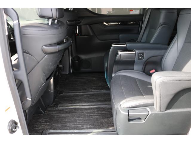 アルファード ２．５Ｓ　Ｃパッケージ　ワンオーナー　禁煙車　ツインムーンルーフ　純正ＤＡ　バックモニター　純正フリップダウンモニター　黒革エアシート　シートヒーター　ＥＴＣ　メモリ付パワーシート　クルコン　レーンキープ　三眼ＬＥＤ（19枚目）