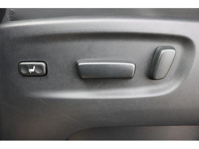 アルファード ２．５Ｓ　Ｃパッケージ　ワンオーナー　禁煙車　ツインムーンルーフ　純正ＤＡ　バックモニター　純正フリップダウンモニター　黒革エアシート　シートヒーター　ＥＴＣ　メモリ付パワーシート　クルコン　レーンキープ　三眼ＬＥＤ（40枚目）
