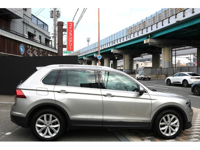 ティグアン TSI コンフォートライン 禁煙車 純正ナビ フルセグ 黒革シート アラウンドビューカメラ パドルシフト LEDヘッド パノラマサンルーフ クルコン パワーシート シートヒーター ルーフレール パワーバックドア BSM プリクラ(6枚目)