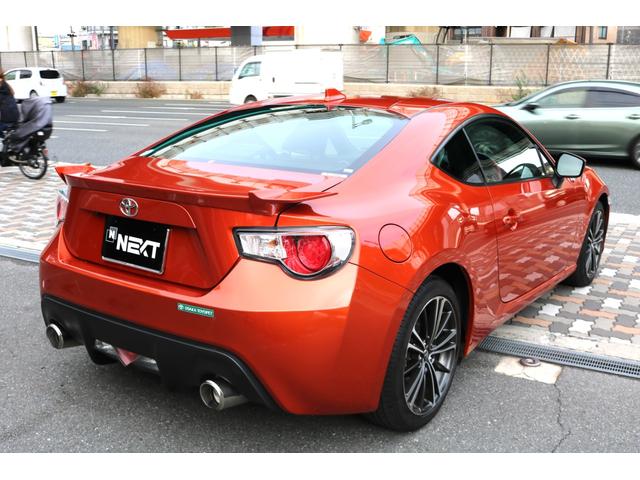 ８６ ＧＴリミテッド　ナビ（ＡＶＮ－Ｚ０４ｉＷ）　フルセグＴＶ　禁煙車　ハーフレザーシート　シートヒーター　Ｂカメラ　パドルシフト　ＬＥＤヘッド　クルコン（7枚目）