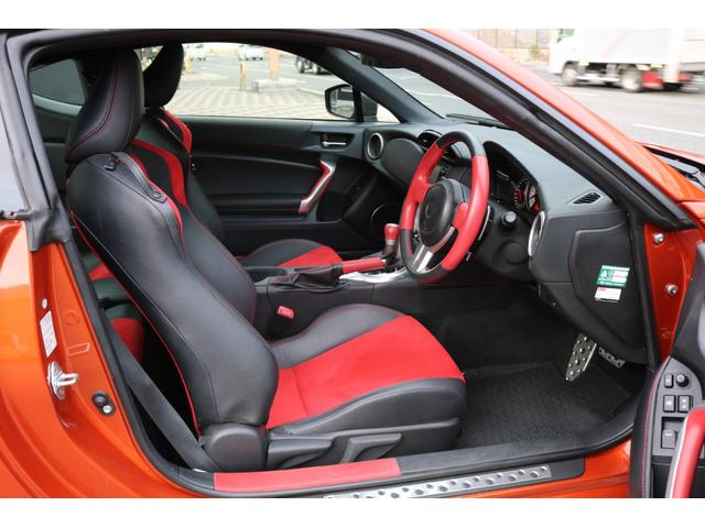 ８６ ＧＴリミテッド　ナビ（ＡＶＮ－Ｚ０４ｉＷ）　フルセグＴＶ　禁煙車　ハーフレザーシート　シートヒーター　Ｂカメラ　パドルシフト　ＬＥＤヘッド　クルコン（12枚目）