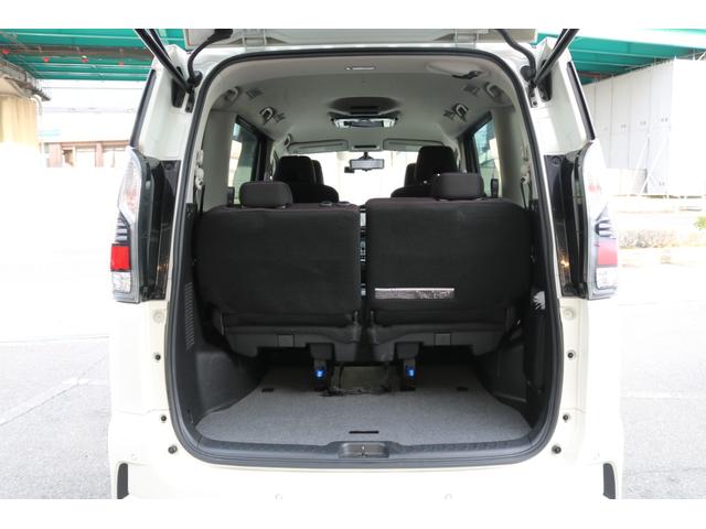 セレナ ｅ－パワー　ハイウェイスターＶ　ワンオーナー　禁煙車　社外ナビ（ＥＺ１１Ｚ）　フルセグ　アラウンドビューモニター　プロパイロット　プリクラッシュセーフティ　フリップダウンモニター　両側パワースライドドア　インテリジェントルームミラー（32枚目）