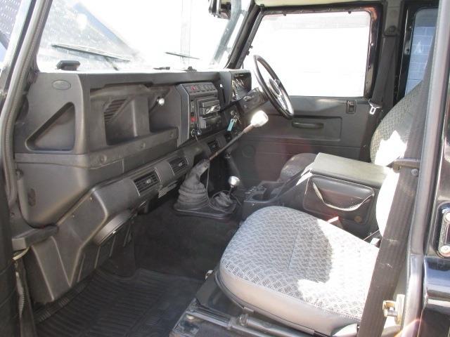 ディフェンダー １１０Ｓ　ディーゼル　４ＷＤ　新車並行　ＮＯ－Ｘ適合車　２００６年モデル　５速ＭＴ（15枚目）