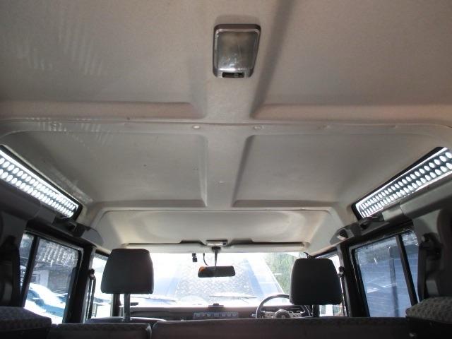 ディフェンダー １１０Ｓ　ディーゼル　４ＷＤ　新車並行　ＮＯ－Ｘ適合車　２００６年モデル　５速ＭＴ（18枚目）