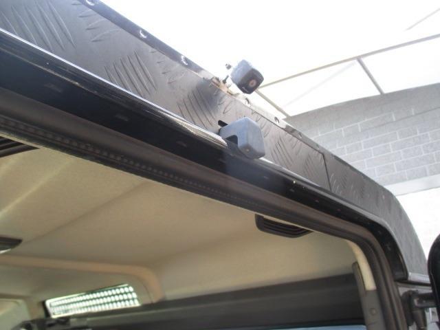 ディフェンダー １１０Ｓ　ディーゼル　４ＷＤ　新車並行　ＮＯ－Ｘ適合車　２００６年モデル　５速ＭＴ（19枚目）