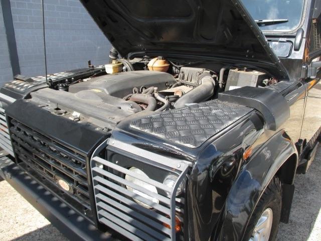 ディフェンダー １１０Ｓ　ディーゼル　４ＷＤ　新車並行　ＮＯ－Ｘ適合車　２００６年モデル　５速ＭＴ（23枚目）