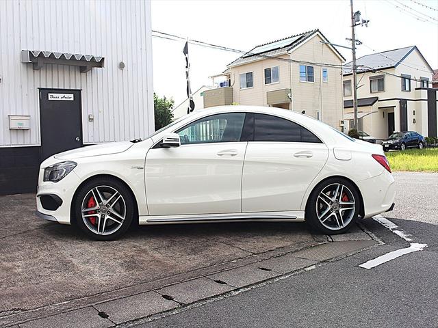 CLAクラス CLA45 4マチック 車庫保管/禁煙/AMG CLA45/レーダーセーフティP/AMG赤色ブレーキキャリパー/パナメリカーナグリル/純正ナビTV/バックカメラ/前車追従クルーズコントロール/ETC/車検令和8年6月(5枚目)