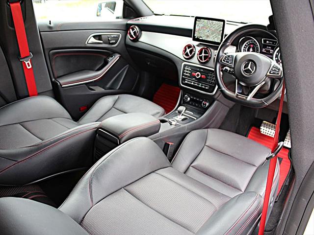 CLAクラス CLA45 4マチック 車庫保管/禁煙/AMG CLA45/レーダーセーフティP/AMG赤色ブレーキキャリパー/パナメリカーナグリル/純正ナビTV/バックカメラ/前車追従クルーズコントロール/ETC/車検令和8年6月(23枚目)