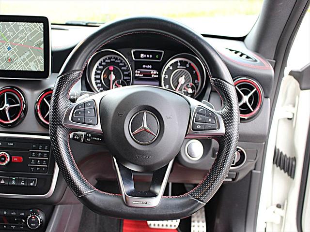 CLAクラス CLA45 4マチック 車庫保管/禁煙/AMG CLA45/レーダーセーフティP/AMG赤色ブレーキキャリパー/パナメリカーナグリル/純正ナビTV/バックカメラ/前車追従クルーズコントロール/ETC/車検令和8年6月(27枚目)