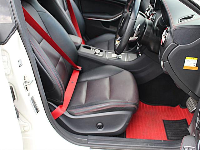 CLAクラス CLA45 4マチック 車庫保管/禁煙/AMG CLA45/レーダーセーフティP/AMG赤色ブレーキキャリパー/パナメリカーナグリル/純正ナビTV/バックカメラ/前車追従クルーズコントロール/ETC/車検令和8年6月(51枚目)