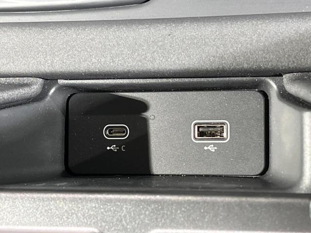 ディスカバリー Ｓ　Ｄ３００　認定中古車　７人乗り　ナビ　アダプティブクルーズ　シートヒーター　パワーテールゲート　純正２０インチＡＷ　ワイヤレス充電　フルデジタルメーター　３Ｄサラウンドカメラ　ステアリングヒーター　パドルシフト（69枚目）