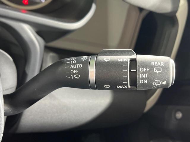 ディフェンダー １１０Ｓ　Ｄ３００　認定中古車　サンルーフ　ブラックエクステリアパック　全席シートヒーター　アダプティブクルーズ　サラウンドカメラ　ブラインドスポットモニター　純正１９インチアルミ　プライバシーガラス　キーレスエントリー（28枚目）