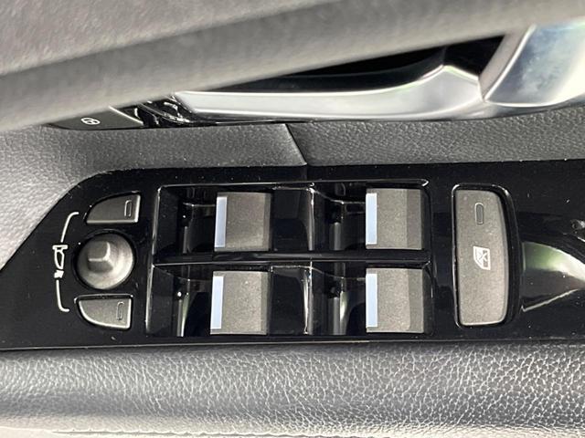 レンジローバーイヴォーク ＳＥプラス　認定中古車　ガラスルーフ　ＭＥＲＩＤＩＡＮ　前席シートヒーター　電動リアゲート　パドルシフト　ＨＩＤヘッドライト　純正１９インチアルミホイール　パワーシート　サラウンドカメラ　キーレス　フルセグＴＶ（46枚目）