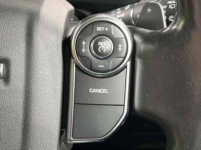 ディスカバリー ＨＳＥ　認定中古車　エアサスペンション　サンルーフ　ブラックパック　７人乗りシート　全席シートヒーター＆ベンチレーション　３ゾーンクライメートコントロール　電動ステアリングコラム　ハンズフリーテールゲート（6枚目）