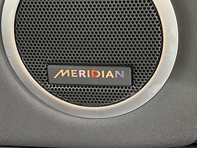 ディスカバリー ＨＳＥ　認定中古車　エアサスペンション　サンルーフ　ブラックパック　７人乗りシート　全席シートヒーター＆ベンチレーション　３ゾーンクライメートコントロール　電動ステアリングコラム　ハンズフリーテールゲート（7枚目）