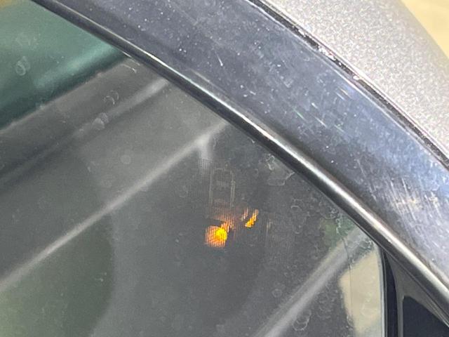 ディスカバリー ＨＳＥ　認定中古車　エアサスペンション　サンルーフ　ブラックパック　７人乗りシート　全席シートヒーター＆ベンチレーション　３ゾーンクライメートコントロール　電動ステアリングコラム　ハンズフリーテールゲート（10枚目）