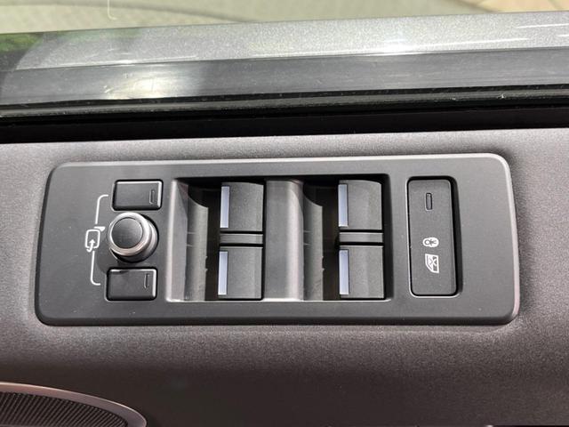 ディスカバリー ＨＳＥ　認定中古車　エアサスペンション　サンルーフ　ブラックパック　７人乗りシート　全席シートヒーター＆ベンチレーション　３ゾーンクライメートコントロール　電動ステアリングコラム　ハンズフリーテールゲート（62枚目）