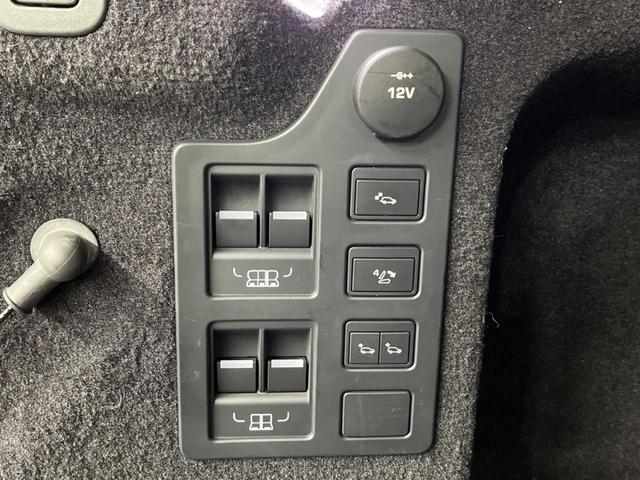 ディスカバリー ＨＳＥ　認定中古車　エアサスペンション　サンルーフ　ブラックパック　７人乗りシート　全席シートヒーター＆ベンチレーション　３ゾーンクライメートコントロール　電動ステアリングコラム　ハンズフリーテールゲート（69枚目）