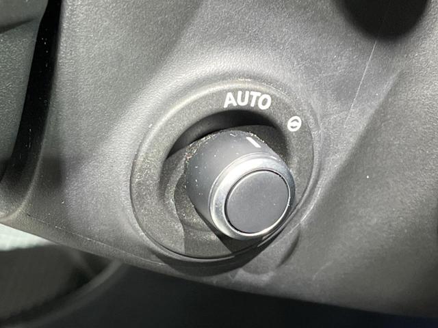 レンジローバーイヴォーク Ｓ　Ｐ２００　認定中古車　アダプティブクルーズコントロール　フロントシートヒーター　ブラインドスポット　電動リアゲート　電動ステアリングコラム　タッチプロデュオ　サラウンドカメラ　ＬＥＤヘッドライト　革シート（11枚目）