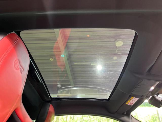 Fタイプ Rクーペ 認定中古車 MERIDIAN SURROUND アダプティブクルーズ ガラスルーフ シートヒーター 電動調整ステアリングコラム メモリー機能付電動シート パドルシフト 電動リアゲート 革シート(7枚目)