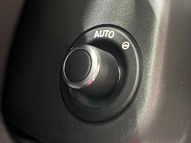 Fタイプ Rクーペ 認定中古車 MERIDIAN SURROUND アダプティブクルーズ ガラスルーフ シートヒーター 電動調整ステアリングコラム メモリー機能付電動シート パドルシフト 電動リアゲート 革シート(9枚目)