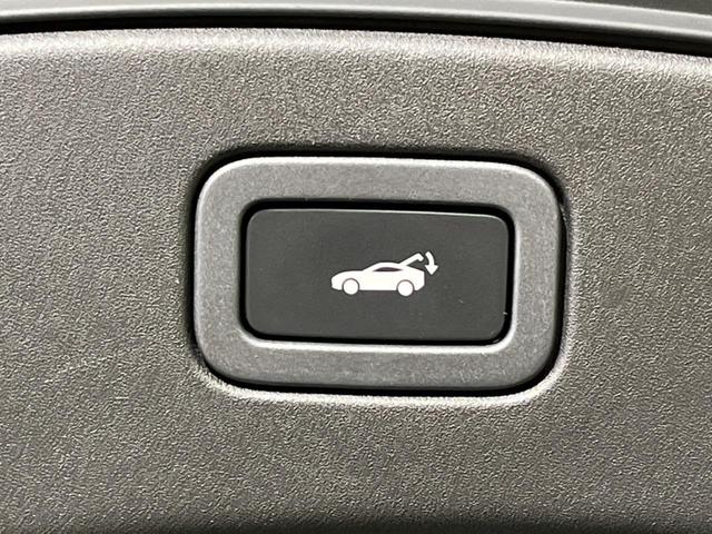 Fタイプ Rクーペ 認定中古車 MERIDIAN SURROUND アダプティブクルーズ ガラスルーフ シートヒーター 電動調整ステアリングコラム メモリー機能付電動シート パドルシフト 電動リアゲート 革シート(12枚目)