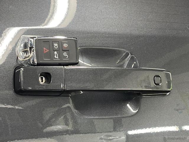 ディフェンダー １１０Ｘ－ダイナミックＨＳＥ　Ｄ３００　認定中古車　ブラックパック　エアサスペンション　サンルーフ　前席シートヒーター＆ベンチレーション　ＭＥＲＩＤＩＡＮ　アダプティブクルーズ　メモリ付電動シート　純正２２インチアルミ　ブラインドスポット（49枚目）