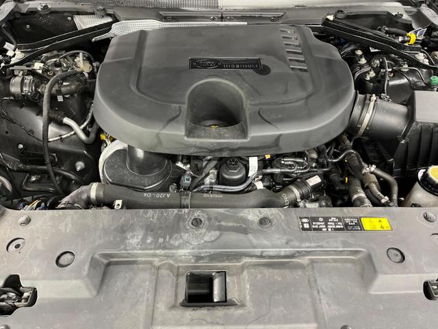 ディフェンダー １１０Ｘ－ダイナミックＨＳＥ　Ｄ３００　認定中古車　ブラックパック　エアサスペンション　サンルーフ　前席シートヒーター＆ベンチレーション　ＭＥＲＩＤＩＡＮ　アダプティブクルーズ　メモリ付電動シート　純正２２インチアルミ　ブラインドスポット（69枚目）