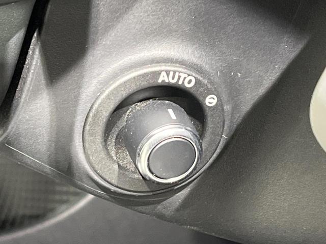 レンジローバーイヴォーク Ｒ－ダイナミック　ＳＥ　認定中古車　クリアサイトルームミラー　ＭＥＲＩＤＩＡＮ　タッチプロデュオ　フロントシートヒーター　電動ステアリングコラム　アダプティブクルーズ　ブラインドスポット　純正２０インチアルミ　電動リアゲート（9枚目）