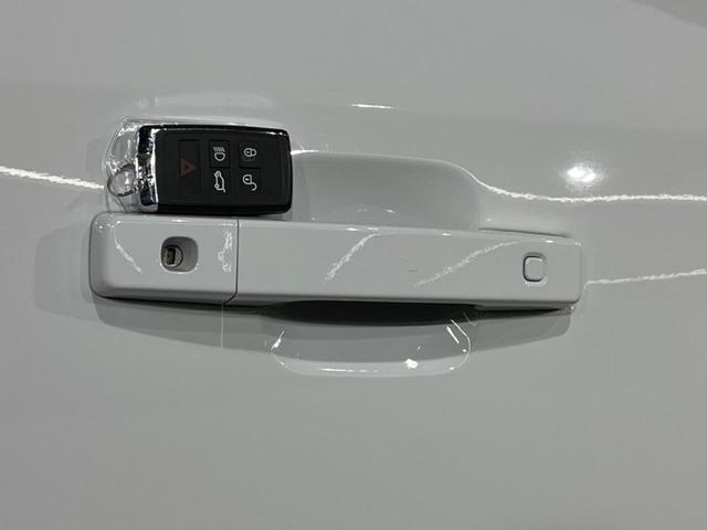 �L�[���X�G���g���[�@�o�b�O��|�P�b�g����L�[�����o�����ƂȂ��ԂɃA�N�Z�X���āA���b�N�ƃA���[����ݒ�ł��܂��B�@�����̗��֐�������ɍ��߂�@�\�ł��B