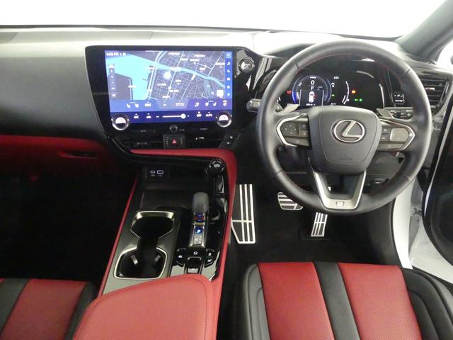 ＮＸ ＮＸ３５０ｈ　Ｆスポーツ　ワンオーナー　認定車両　Ｆスポーツ　ホワイトノーヴァ　内装　レッド　アドバンスドパーク　Ｆオレンジキャリパー　ルーフレール　三眼ＬＥＤ　後席シートヒーター　デジタルインナーミラー　パノラマルーフ（3枚目）