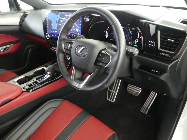 ＮＸ ＮＸ３５０ｈ　Ｆスポーツ　ワンオーナー　認定車両　Ｆスポーツ　ホワイトノーヴァ　内装　レッド　アドバンスドパーク　Ｆオレンジキャリパー　ルーフレール　三眼ＬＥＤ　後席シートヒーター　デジタルインナーミラー　パノラマルーフ（9枚目）