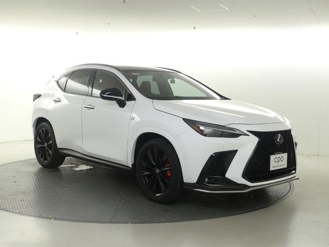 ＮＸ ＮＸ３５０ｈ　Ｆスポーツ　ワンオーナー　認定車両　Ｆスポーツ　ホワイトノーヴァ　内装　レッド　アドバンスドパーク　Ｆオレンジキャリパー　ルーフレール　三眼ＬＥＤ　後席シートヒーター　デジタルインナーミラー　パノラマルーフ（10枚目）