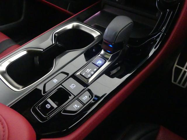 ＮＸ ＮＸ３５０ｈ　Ｆスポーツ　ワンオーナー　認定車両　Ｆスポーツ　ホワイトノーヴァ　内装　レッド　アドバンスドパーク　Ｆオレンジキャリパー　ルーフレール　三眼ＬＥＤ　後席シートヒーター　デジタルインナーミラー　パノラマルーフ（16枚目）