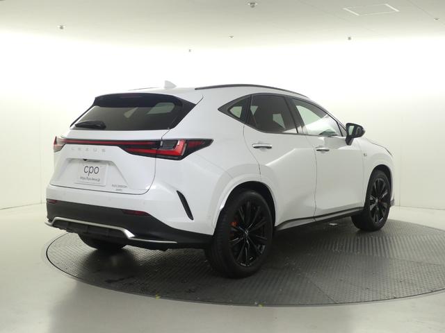 ＮＸ ＮＸ３５０ｈ　Ｆスポーツ　ワンオーナー　認定車両　Ｆスポーツ　ホワイトノーヴァ　内装　レッド　アドバンスドパーク　Ｆオレンジキャリパー　ルーフレール　三眼ＬＥＤ　後席シートヒーター　デジタルインナーミラー　パノラマルーフ（19枚目）