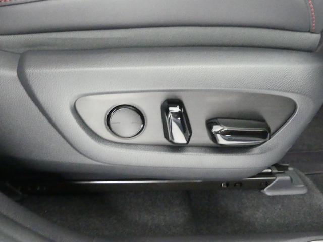 ＮＸ ＮＸ３５０ｈ　Ｆスポーツ　ワンオーナー　認定車両　Ｆスポーツ　ホワイトノーヴァ　内装　レッド　アドバンスドパーク　Ｆオレンジキャリパー　ルーフレール　三眼ＬＥＤ　後席シートヒーター　デジタルインナーミラー　パノラマルーフ（30枚目）