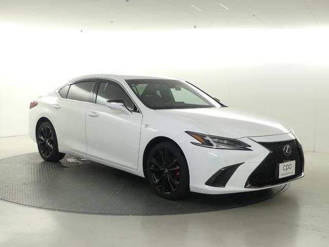ＥＳ ＥＳ３００ｈ　Ｆスポーツ　ワンオーナー　認定車両　Ｆスポーツ　内装ブラックＬ－ＴＥＸ　ホワイトノーヴァ　ハンズフリーパワーバックドア　カラーヘッドアップＤ　パノラミックビュー　デジタルインナーミラー　置くだけ充電（6枚目）