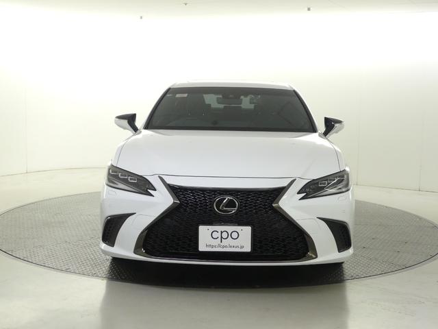 ＥＳ ＥＳ３００ｈ　Ｆスポーツ　ワンオーナー　認定車両　Ｆスポーツ　内装ブラックＬ－ＴＥＸ　ホワイトノーヴァ　ハンズフリーパワーバックドア　カラーヘッドアップＤ　パノラミックビュー　デジタルインナーミラー　置くだけ充電（7枚目）