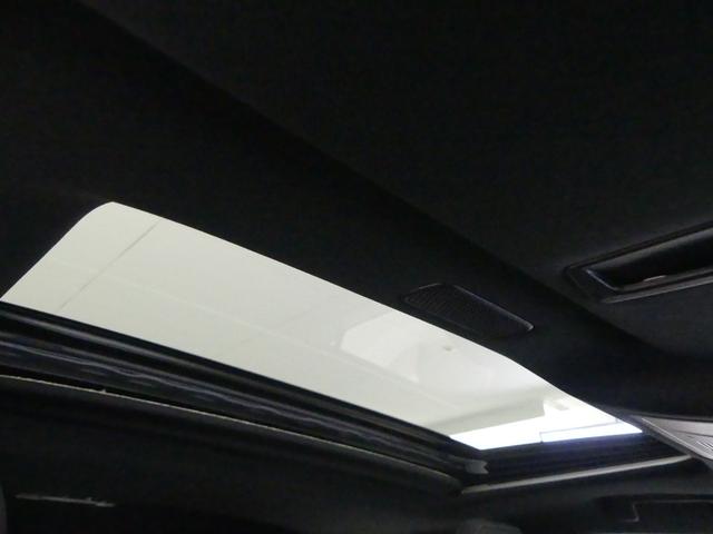 ＥＳ ＥＳ３００ｈ　Ｆスポーツ　ワンオーナー　認定車両　Ｆスポーツ　内装ブラックＬ－ＴＥＸ　ホワイトノーヴァ　ハンズフリーパワーバックドア　カラーヘッドアップＤ　パノラミックビュー　デジタルインナーミラー　置くだけ充電（12枚目）