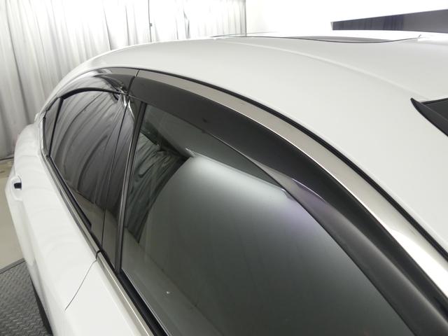 ＥＳ ＥＳ３００ｈ　Ｆスポーツ　ワンオーナー　認定車両　Ｆスポーツ　内装ブラックＬ－ＴＥＸ　ホワイトノーヴァ　ハンズフリーパワーバックドア　カラーヘッドアップＤ　パノラミックビュー　デジタルインナーミラー　置くだけ充電（30枚目）