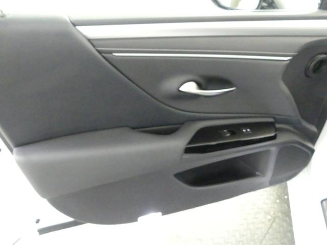 ＥＳ ＥＳ３００ｈ　Ｆスポーツ　ワンオーナー　認定車両　Ｆスポーツ　内装ブラックＬ－ＴＥＸ　ホワイトノーヴァ　ハンズフリーパワーバックドア　カラーヘッドアップＤ　パノラミックビュー　デジタルインナーミラー　置くだけ充電（33枚目）