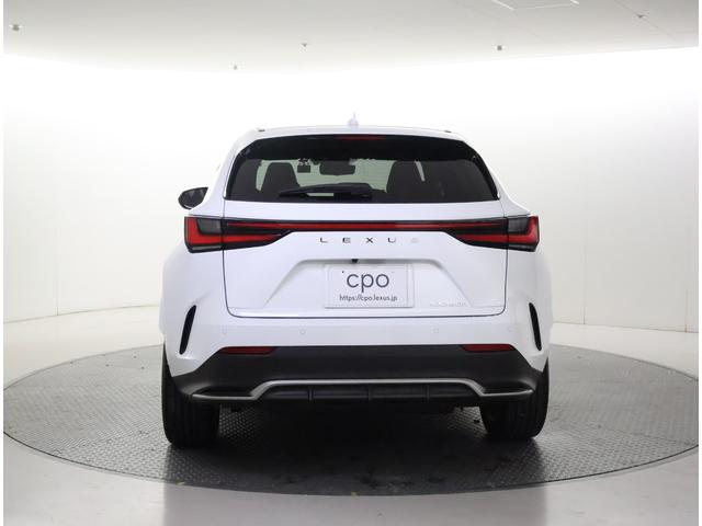 NX NX350h Fスポーツ ワンオーナー 認定車両 Fスポーツハイブリット ホワイトノーヴァ 内装フレアレッド オレンジキャリパー 三眼フルLED パノラミックビューモニター デジタルインナーミラー(5枚目)